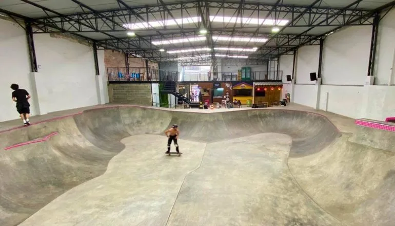 Nova pista particular de skate em Curitiba é inaugurada