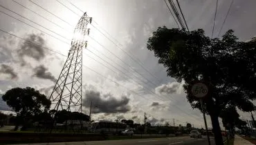 Com bandeira mais cara do sistema, conta de luz vai subir em outubro