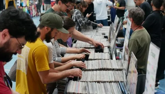 Feira de Vinil em Curitiba dia 13 de outubro: veja programação