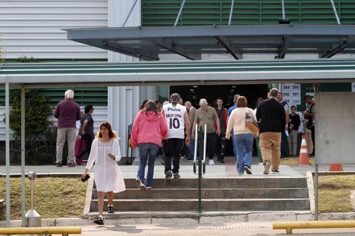 Imagem mostra eleições no colégio eleitoral da Tuiuti