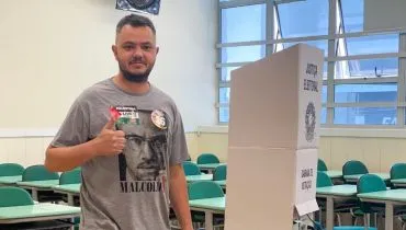 Samuel de Mattos vota em Curitiba e cita falta de democracia