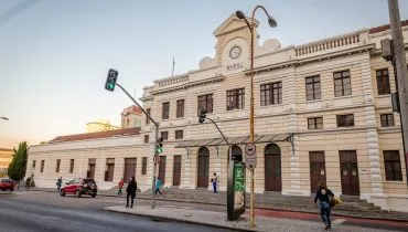 Shopping em Curitiba promove 'noite no museu' no Dia das Crianças 