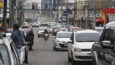 Avenida de Curitiba com obra polêmica tem novos bloqueios no trânsito; saiba onde