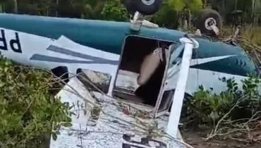 Avião faz pouso de emergência no Litoral do Paraná e piloto é resgatado por pescadores