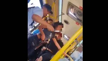 Briga em ônibus de Curitiba tem facadas, bicuda e desespero; Que treta é essa? Vídeo!