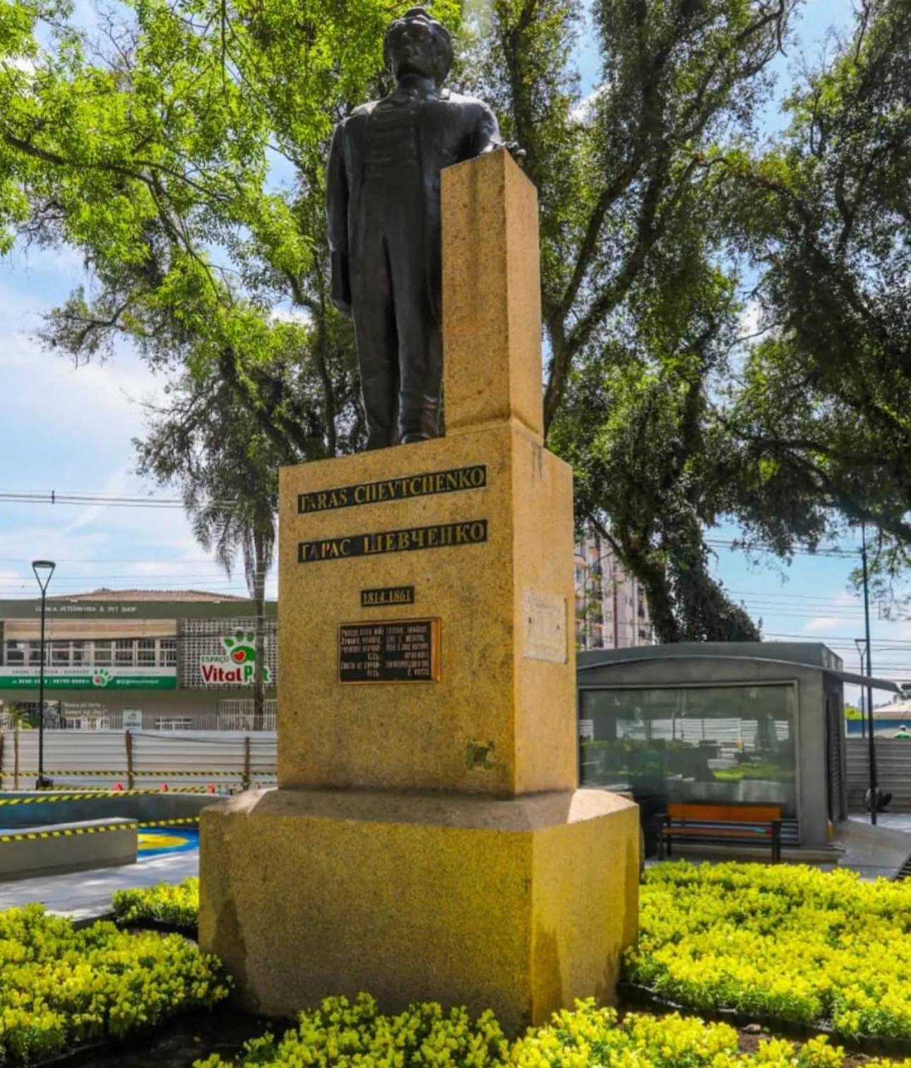 Na imagem, busto do poeta Tarás Chevtchenko, na Praça da Ucrânia.