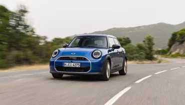 Novo Mini Cooper S 5 portas chega ao Brasil em duas versões