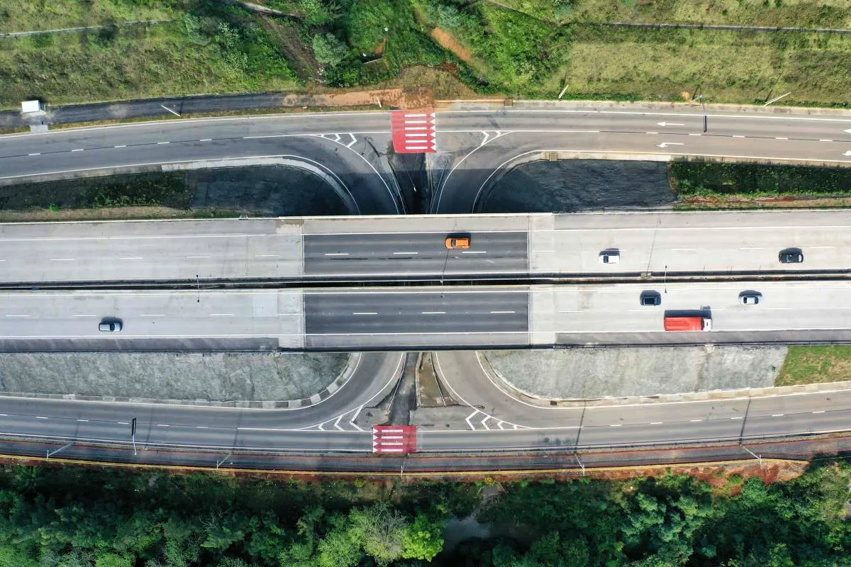 Imagem mostra o novo trecho da Rodovia dos Minérios