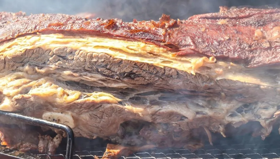 Costela assada na brasa, do Bar do Açougueiro.