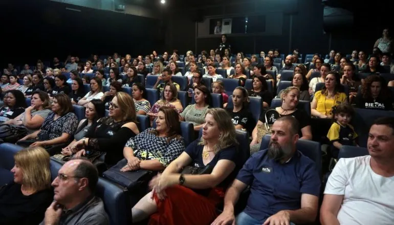 Cine Guarani é reaberto em Curitiba após reforma