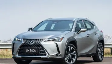 Lexus apresenta novo UX 300h no Brasil