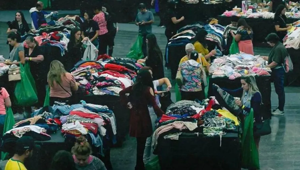 Imagem mostra um nega bazar em Curitiba