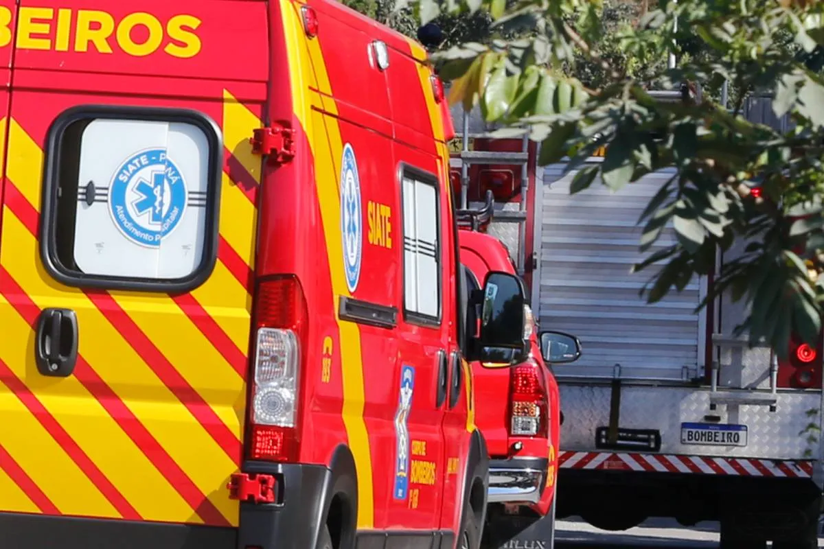 Imagem mostra viaturas do Corpo de Bombeiros.