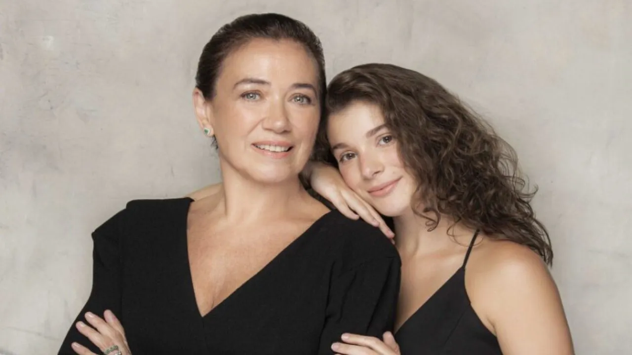 Lilia Cabral e a filha Giulia Bertolli.