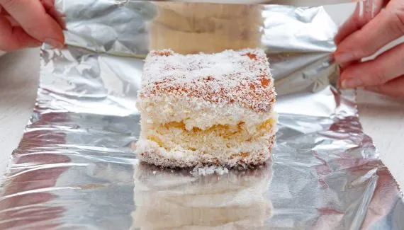 Esse Bolo de Coco Gelado é incrível e te leva direto para a casa da vó!