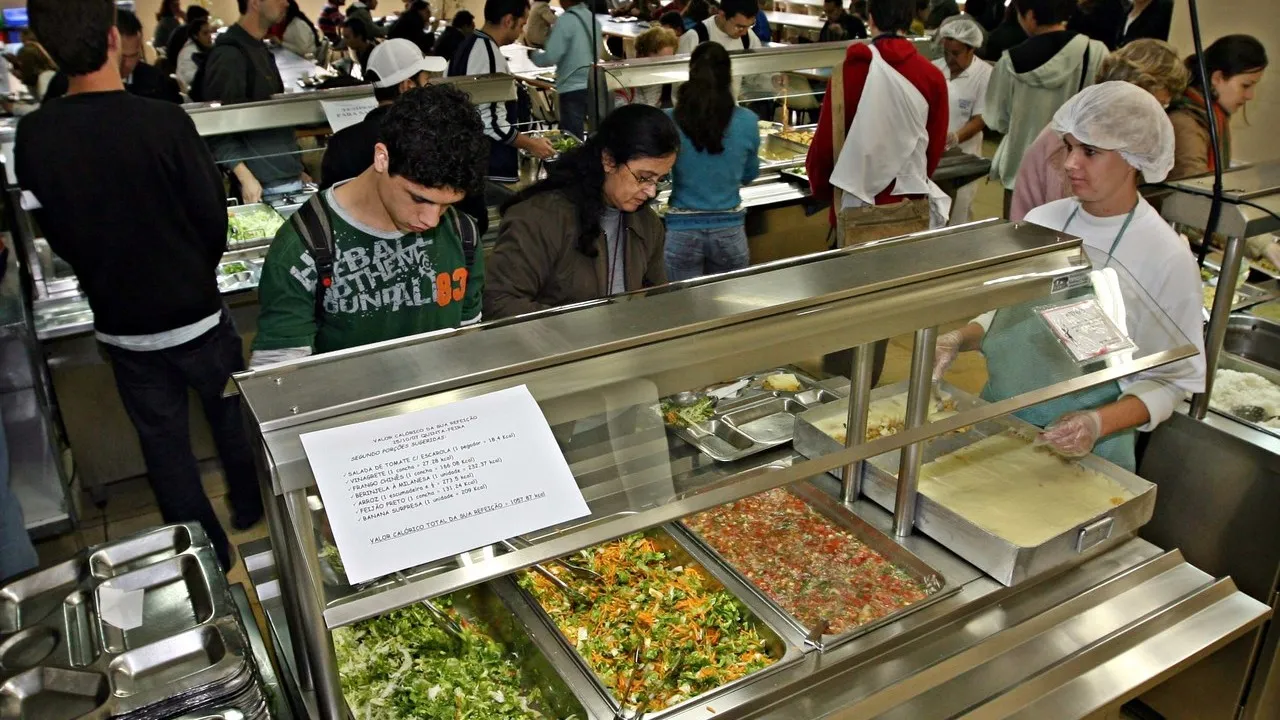 Restaurante Universitário da UFPR, localizado na Rua Amintas de Barros, no Centro.