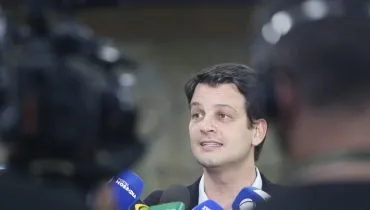 Eduardo pimentel durante entrevista coletiva