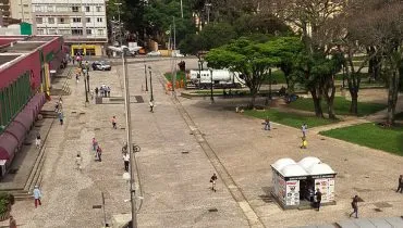 Projeções no Centro de Curitiba vão resgatar memórias de 1964