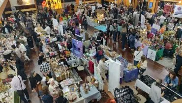 Feira de Natal tem 130 expositores e missão solidária em Curitiba