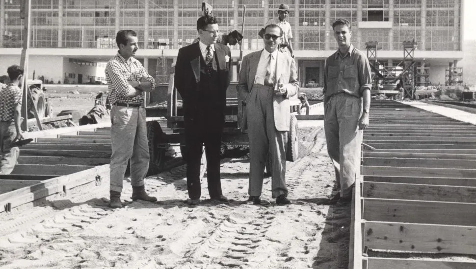 Construção do Palácio Iguaçu, no Centro Cívico de Curitiba.