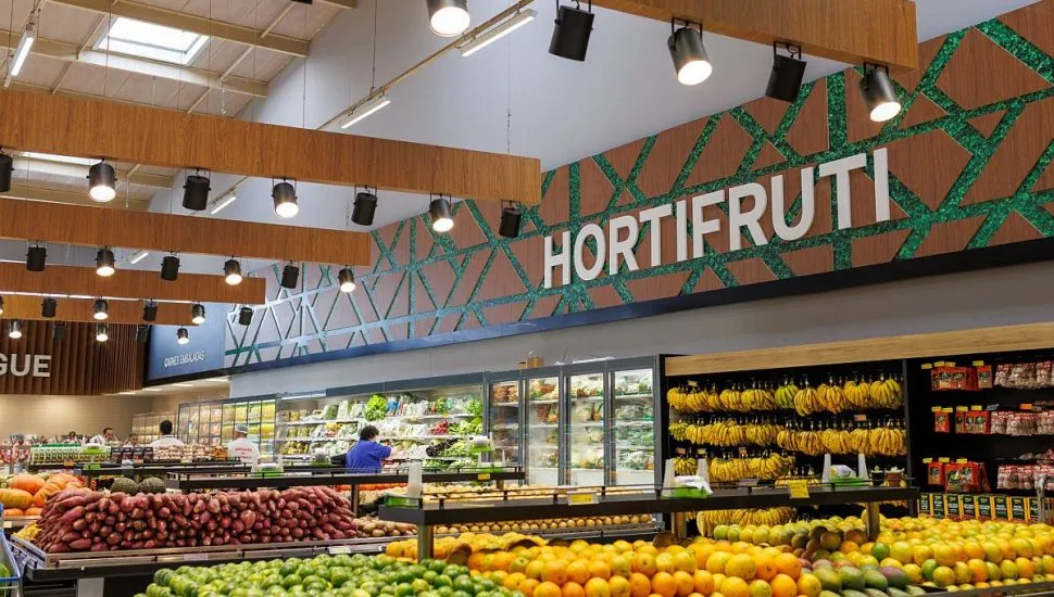 Na imagem, setor de hortifrúti de uma loja da rede de supermercados Condor, em Curitiba.