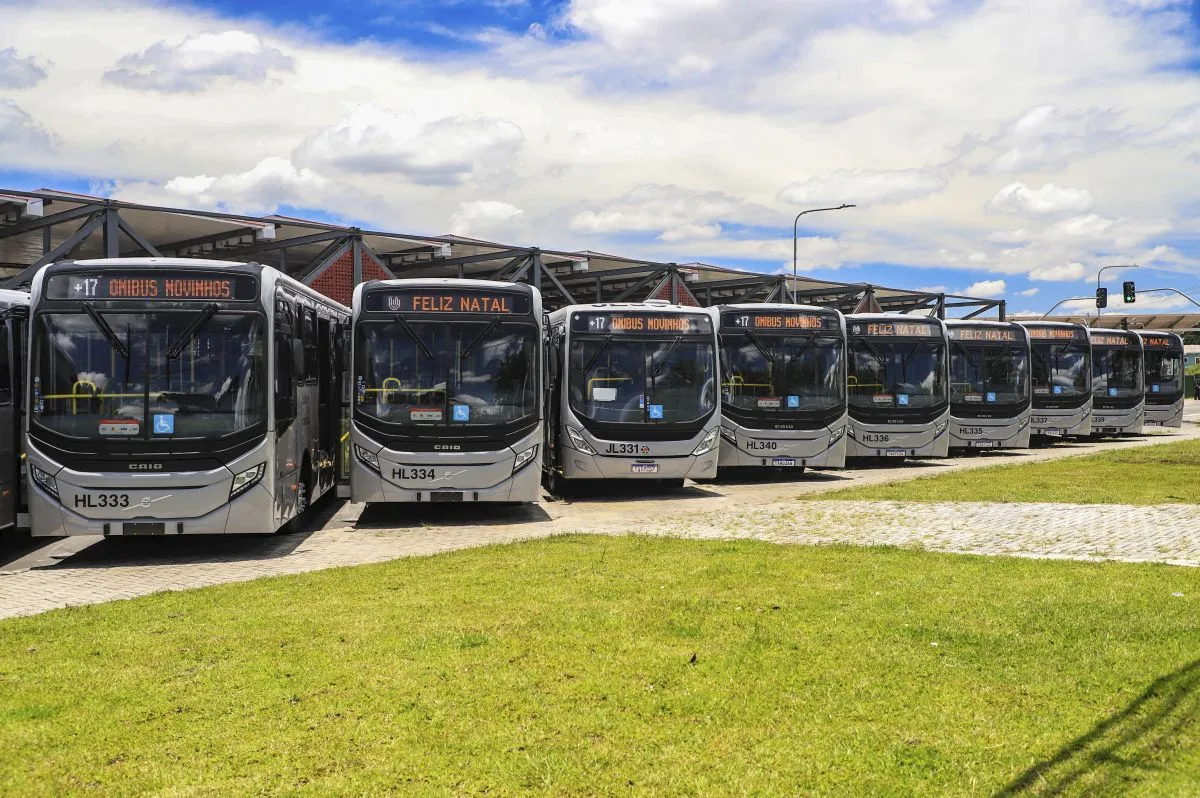 Novos ônibus para as linhas da região Sul, no Terminal do Tatuquara