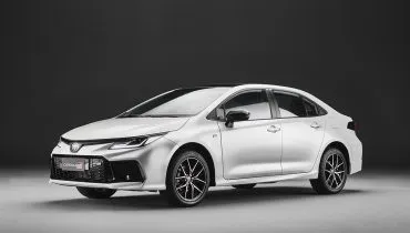 Toyota Corolla 2025 é atualizado e novo design na GR-Sport