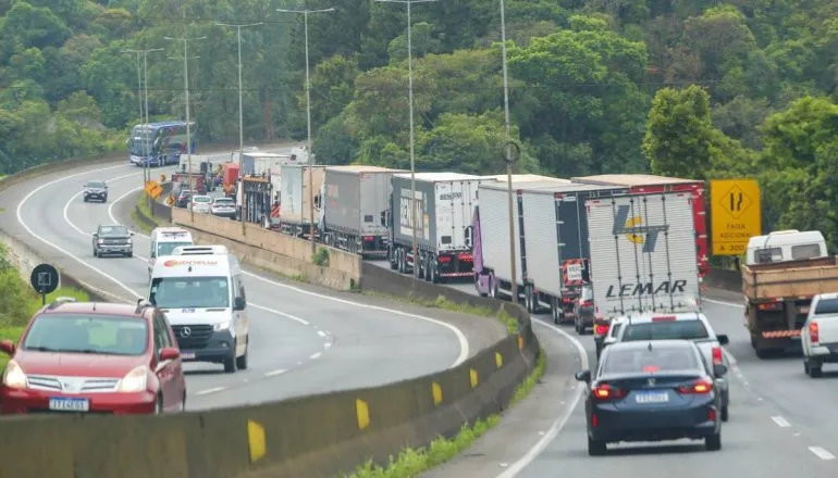 Vai pegar a estrada? Saiba o preço de todos os pedágios das rodovias que cortam o Paraná