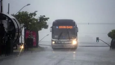 Chuva marca presença em Curitiba no fim de semana. Até quando?