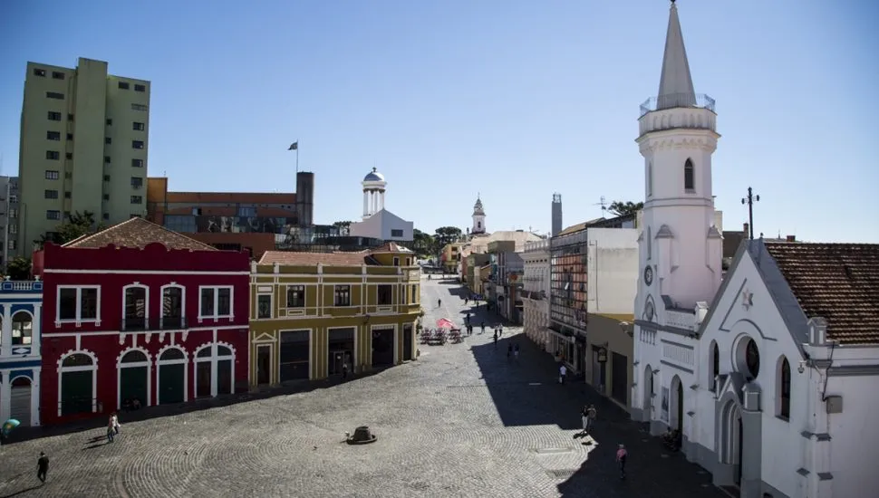 Vista do Largo da Ordem, no centro histórico de Curitiba