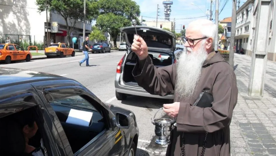 Benção dos freis capuchinhos, em Curitiba.