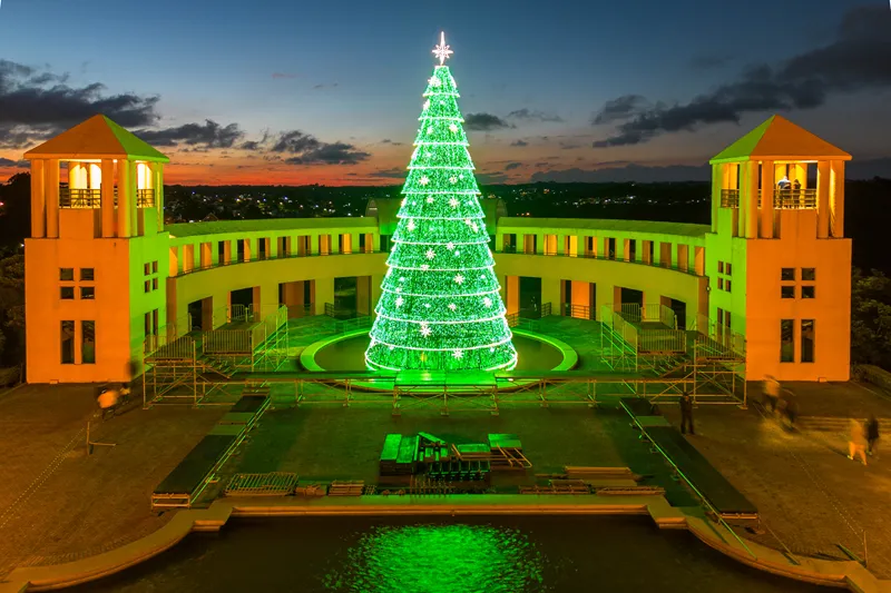 árvore de natal no parque Tanguá