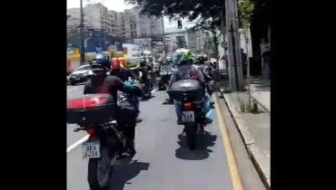 Motoboys se mobilizam no Centro de Curitiba por melhorias de trabalho