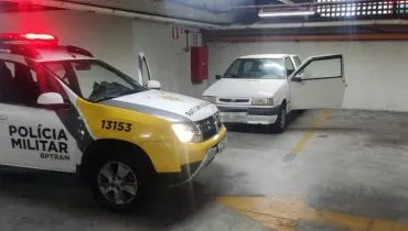 Carro em supermercado de Curitiba levanta suspeita e polícia descobre roubo