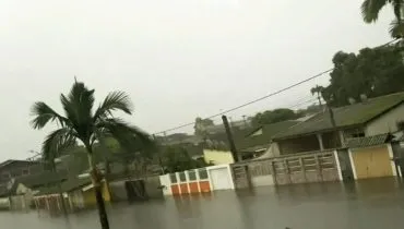 Paranaguá debaixo d´água após temporal com mais de 100 mm de chuva