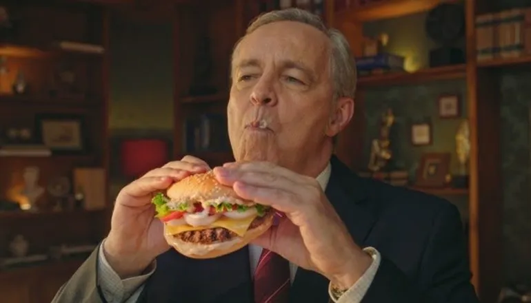 Advogados ganham sanduíche grátis em nova campanha do Burger King