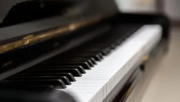 Piano itinerante vai levar música popular aos terminais de Curitiba