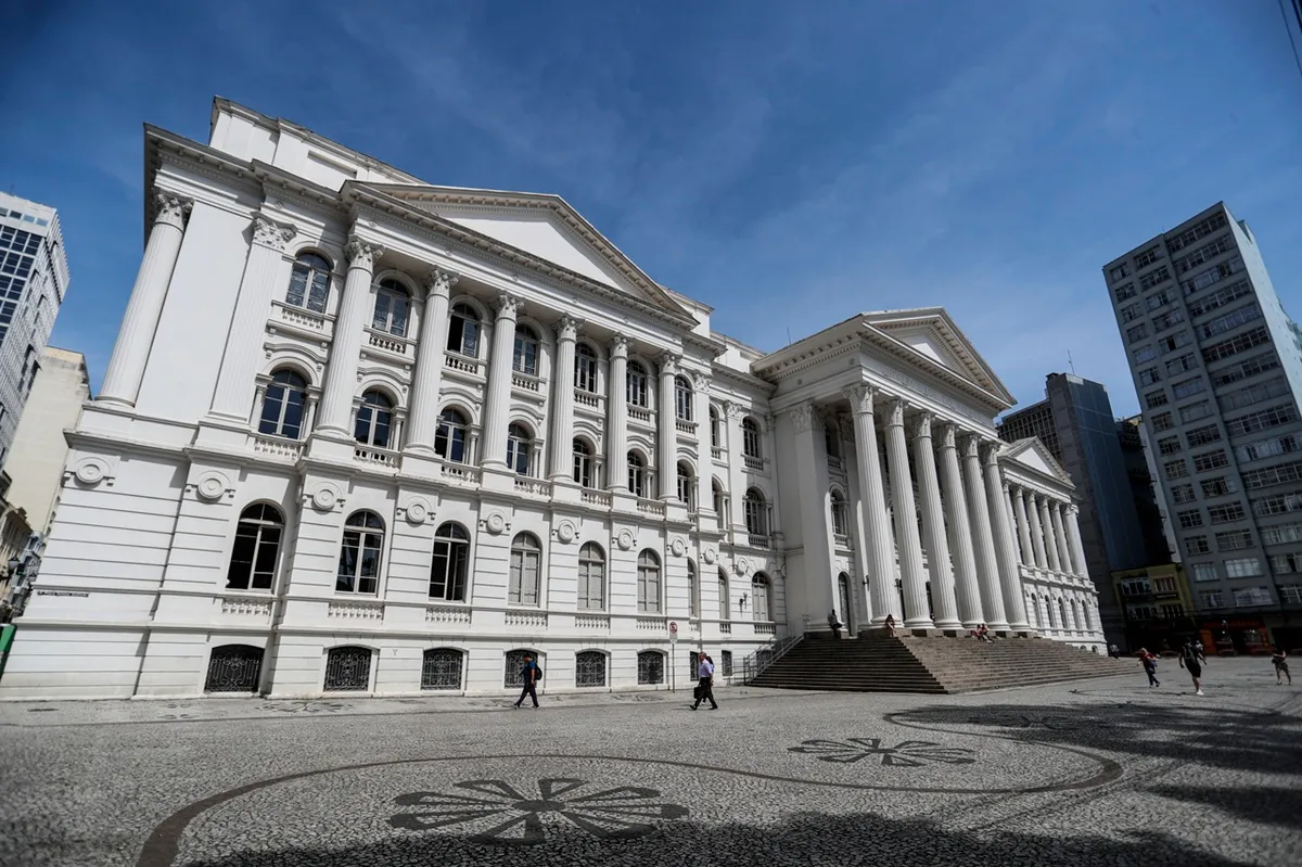 Prédio da Universidade Federal do Paraná, no Centro de Curitiba