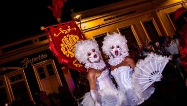 Garibaldis e Sacis dá início ao pré-carnaval com Banho de Lua nesta quinta-feira