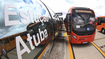 Novas linhas de ônibus começam a circular neste sábado em Curitiba; saiba onde