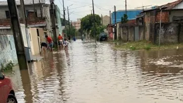 Lama e sujeira: moradores de Curitiba ficam sem água após chuva