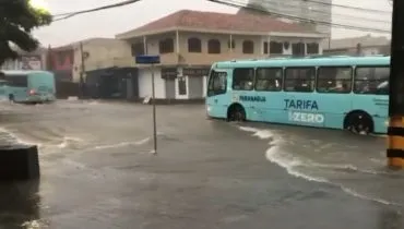 Volta a chover forte no Litoral e pode piorar nas próximas horas