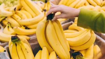 Banana no supermercado: é melhor comprar por quilo ou por penca? Confira a diferença