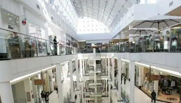 Shopping de Curitiba transforma sobras da praça de alimentação em adubo