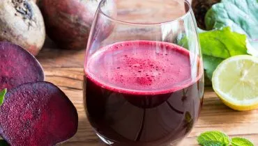 10 sucos detox e refrescantes para começar a semana