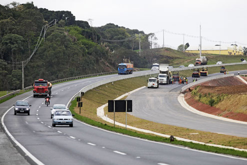 Duplicação da BR-277 atinge 63% das obras, após conclusão de trecho do Show  Rural - Estradas