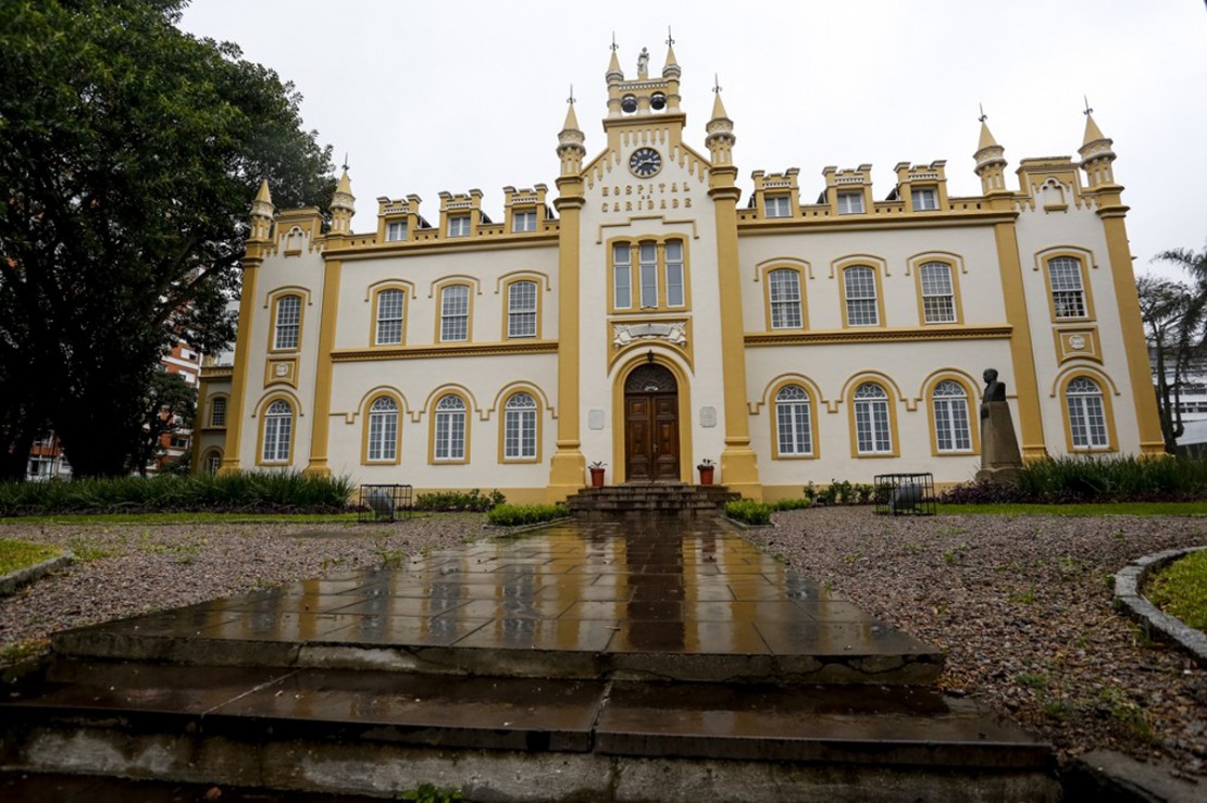 Ministro da Saúde diz que Santas Casas terão tempo dobrado para quitar dívidas.