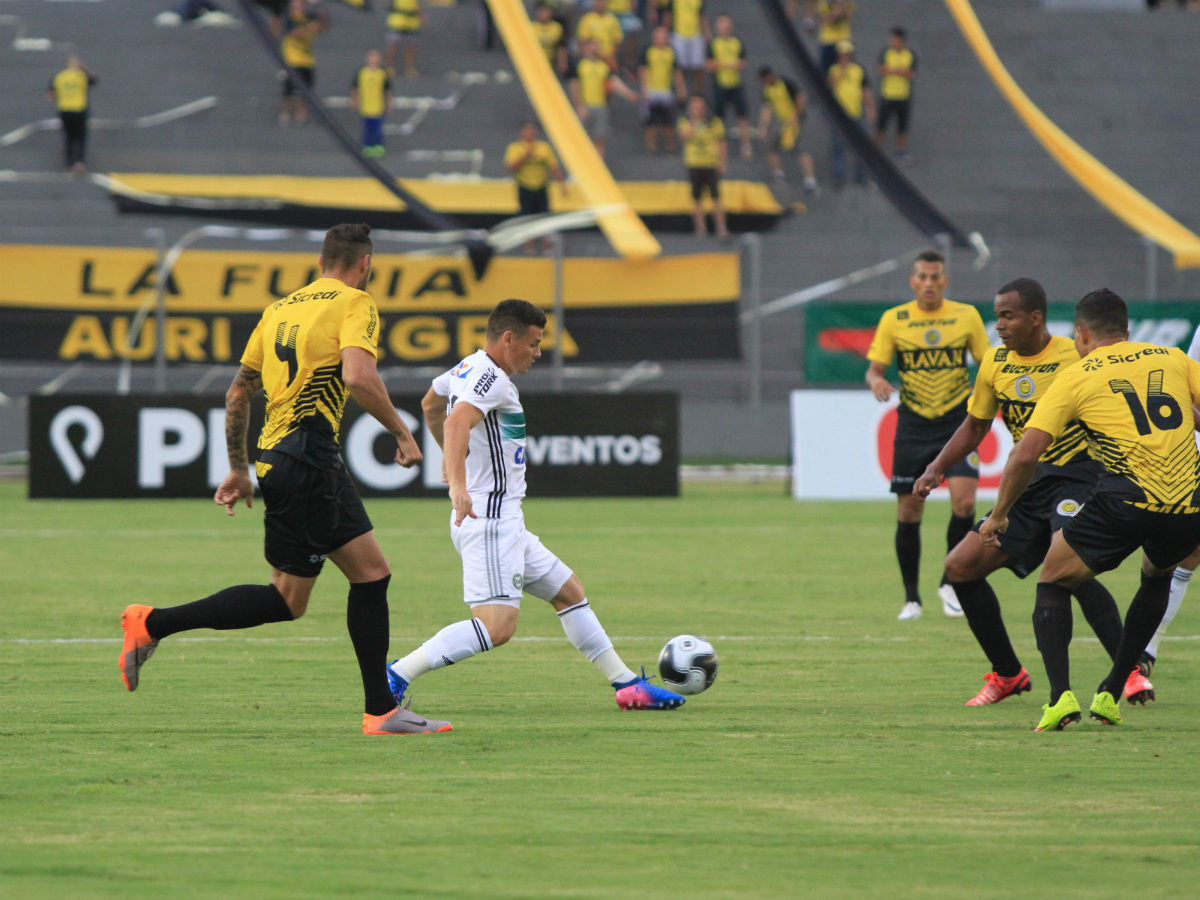 Coritiba Mais Uma Vez Joga Mal E Fica No 0x0 Com O Cascavel | Coritiba ...