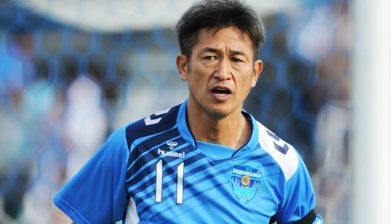 O japonês Kazuyoshi Miura, é o jogador profissional mais velho do