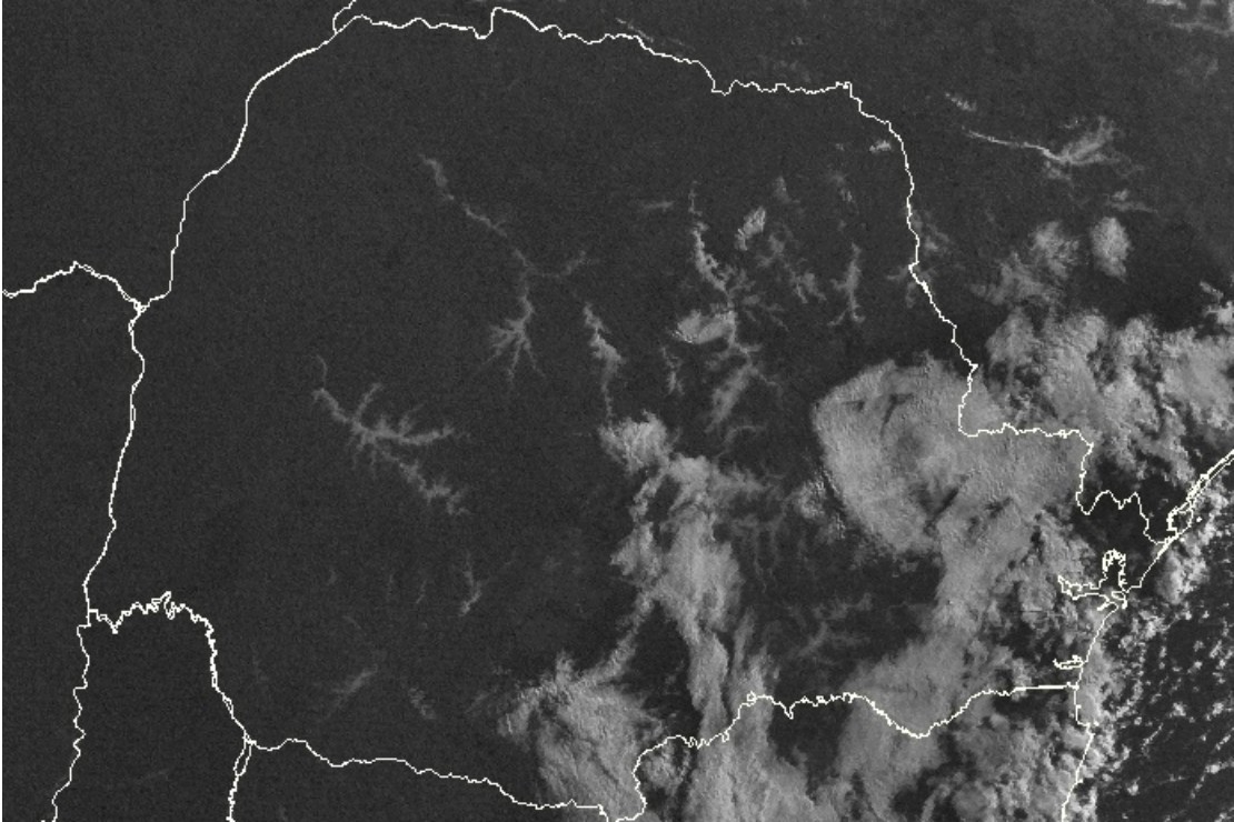 Mapa mostra a nebulosidade que toma conta da região leste do Paraná. Foto: Simepar